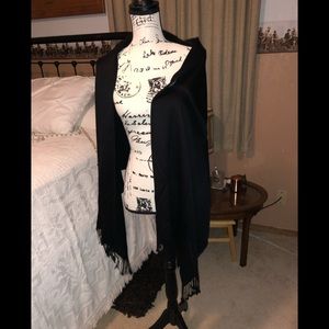🖤NWOT Beautiful Black Wrap with Fringe🖤